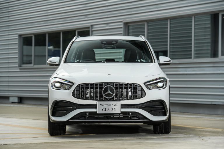 เมอร์เซเดส-เบนซ์ เปิดตัว “Mercedes-AMG GLA 35 4MATIC” ย้ำความนิยมในแบรนด์ “เมอร์เซเดส-เอเอ็มจี” ด้วยรถสปอร์ตสมรรถนะสูงเวอร์ชันคอมแพ็คเอสยูวีใหม่