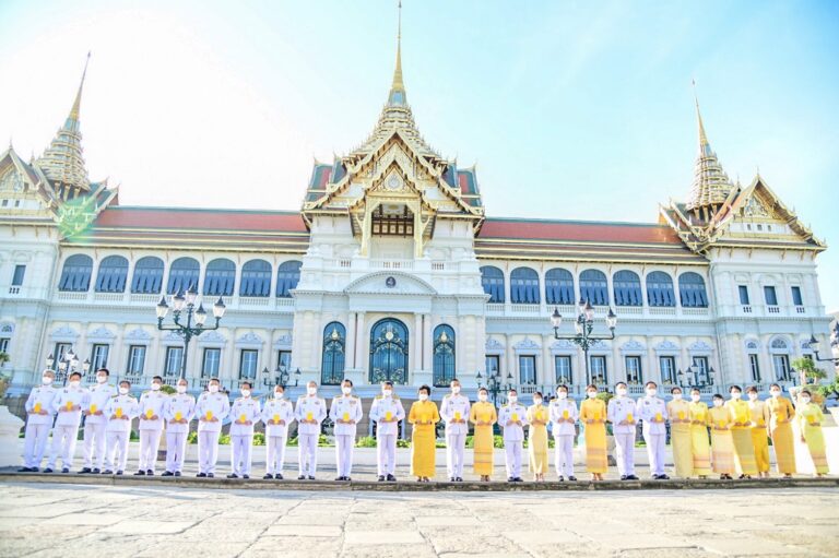 อธิบดีพช.นำคณะผู้บริหารร่วมทำบุญตักบาตรและลงนามถวายพระพร เนื่องในวันปีใหม่ 2565 ถวายเป็นพระราชกุศล และเพื่อความเป็นสิริมงคล