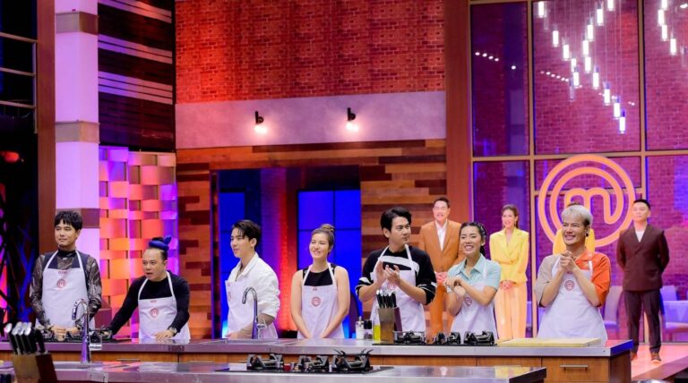 รายการ MasterChef Celebrity Thailand Season 3 “อ๊อฟ-เสนาหอย-เบิ้ล-เอ๋-กิ๊ฟซ่า-บอม-อ๋อง” อึ้ง ทึ่ง เสียว!! ทำอาหารหนาวๆร้อนๆ..ทั้งประคองทั้งพยุงเชฟผู้ช่วยรุ่นลายคราม