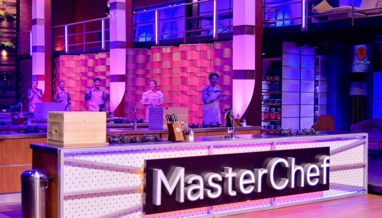 MasterChef  Celebrity Thailand Season 3“อ๊อฟ-เอ๋-กิ๊ฟซ่า-บอม-อ๋อง” หัวใจพองโต..ลืมความเหนื่อย ใส่สุดพลังทำ “กล่องปริศนา” หวังพิชิตพร 3 ประการ    